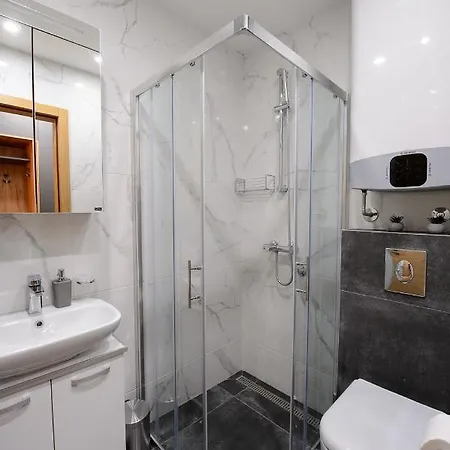 Sisarka アパート *